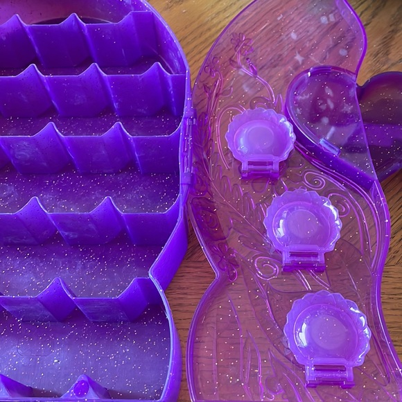 Hatchimals Colleggtibles Carrying Case - Picture 5 of 7